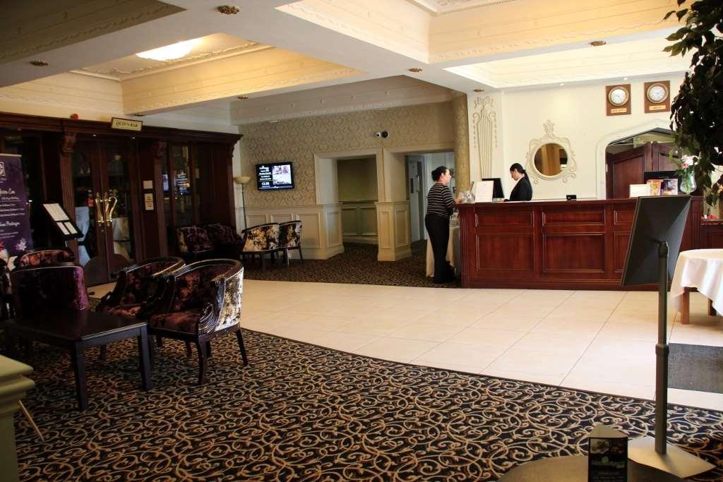 The Royal Hotel & Leisure Centre Bray Buitenkant foto