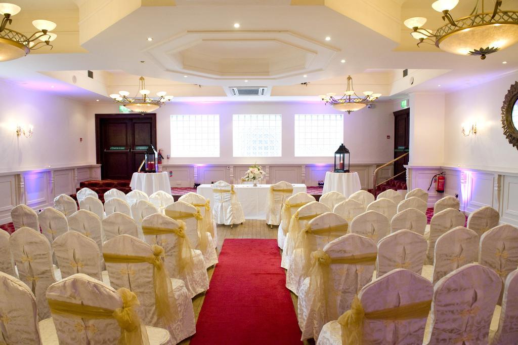 The Royal Hotel & Leisure Centre Bray Buitenkant foto