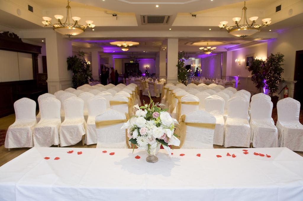 The Royal Hotel & Leisure Centre Bray Buitenkant foto